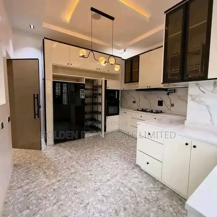 4bdrm Duplex in Apo Resettlement for sale in Apo Resettlement