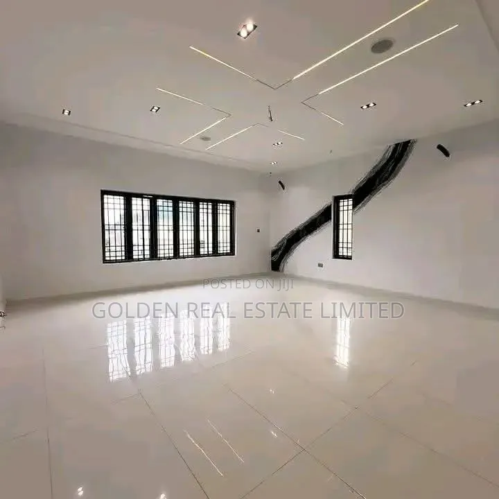 4bdrm Duplex in Apo Resettlement for sale in Apo Resettlement