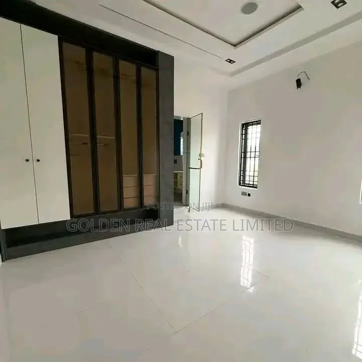 4bdrm Duplex in Apo Resettlement for sale in Apo Resettlement