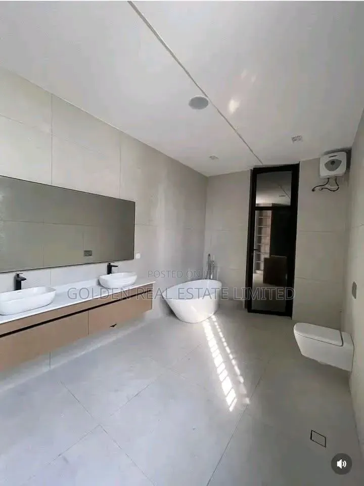 5bdrm Duplex in Lekki Phase 1 for sale in Lekki Phase 1