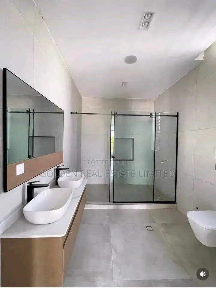 5bdrm Duplex in Lekki Phase 1 for sale in Lekki Phase 1