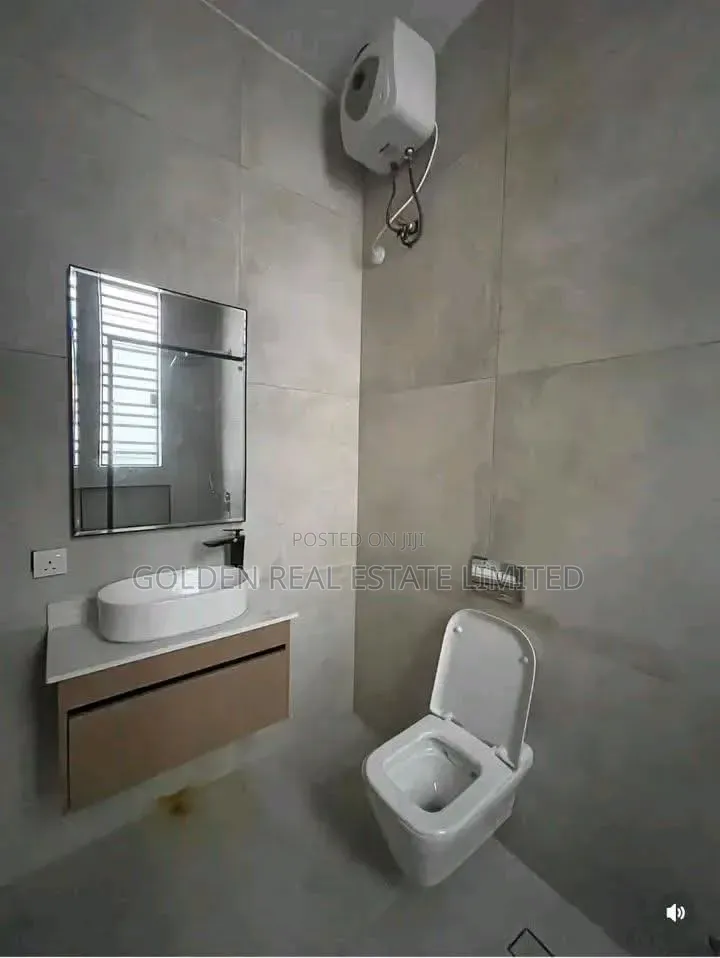 5bdrm Duplex in Lekki Phase 1 for sale in Lekki Phase 1