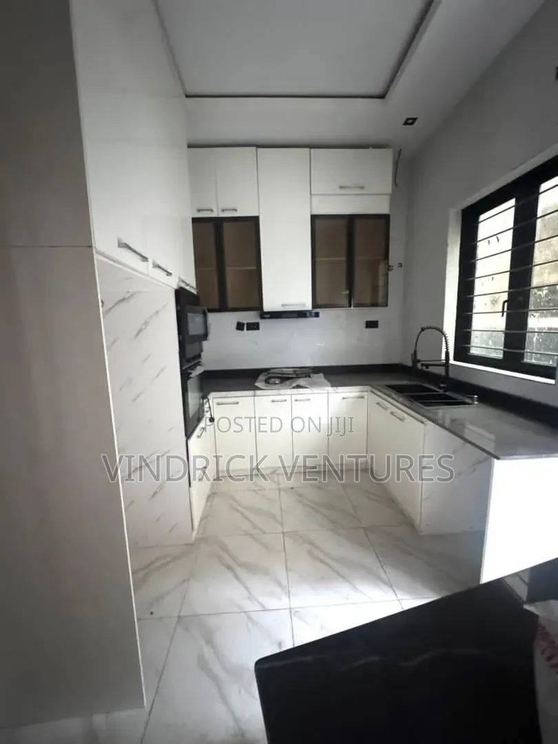 4bdrm Duplex in Metro Homes, Off Lekki-Epe Expressway for rent in Off Lekki-Epe Expressway