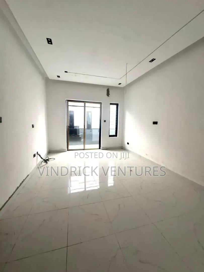 4bdrm Duplex in Metro Homes, Off Lekki-Epe Expressway for rent in Off Lekki-Epe Expressway