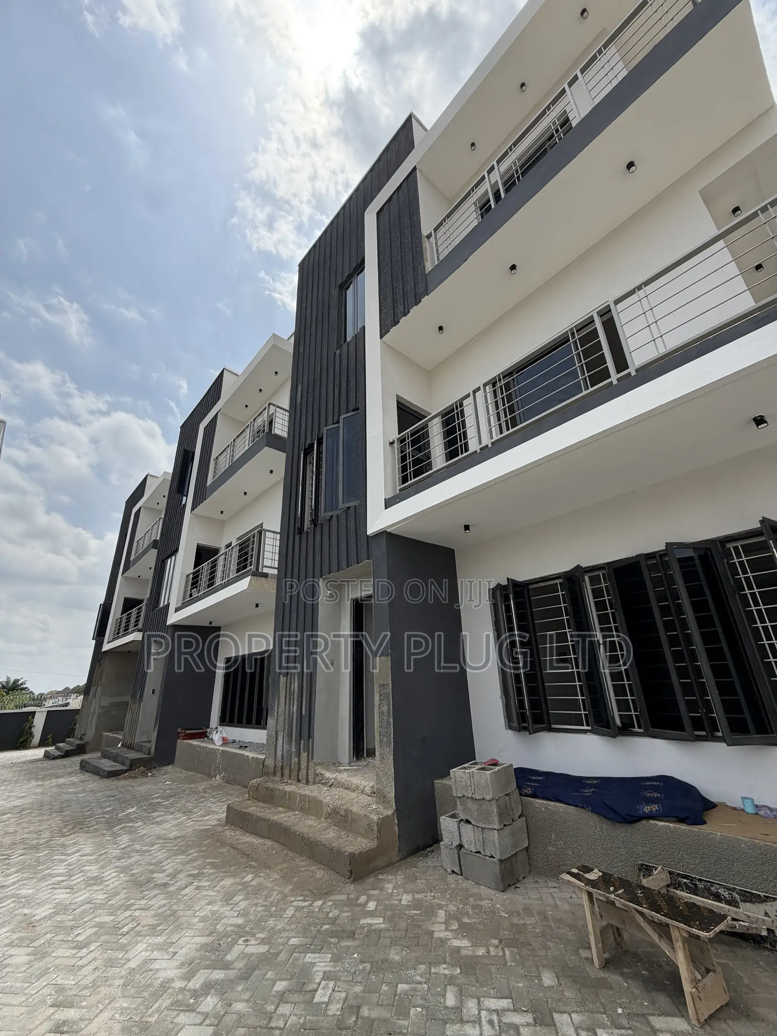 5bdrm Townhouse/Terrace in Idu for sale in Idu