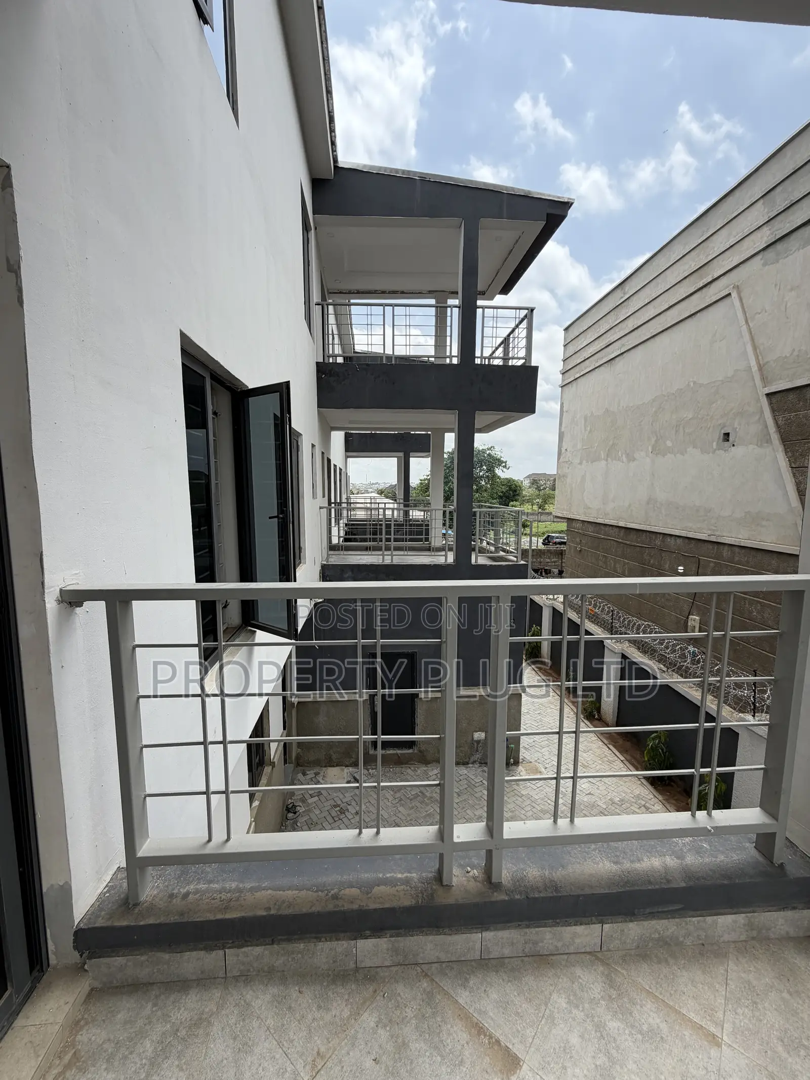 5bdrm Townhouse/Terrace in Idu for sale in Idu