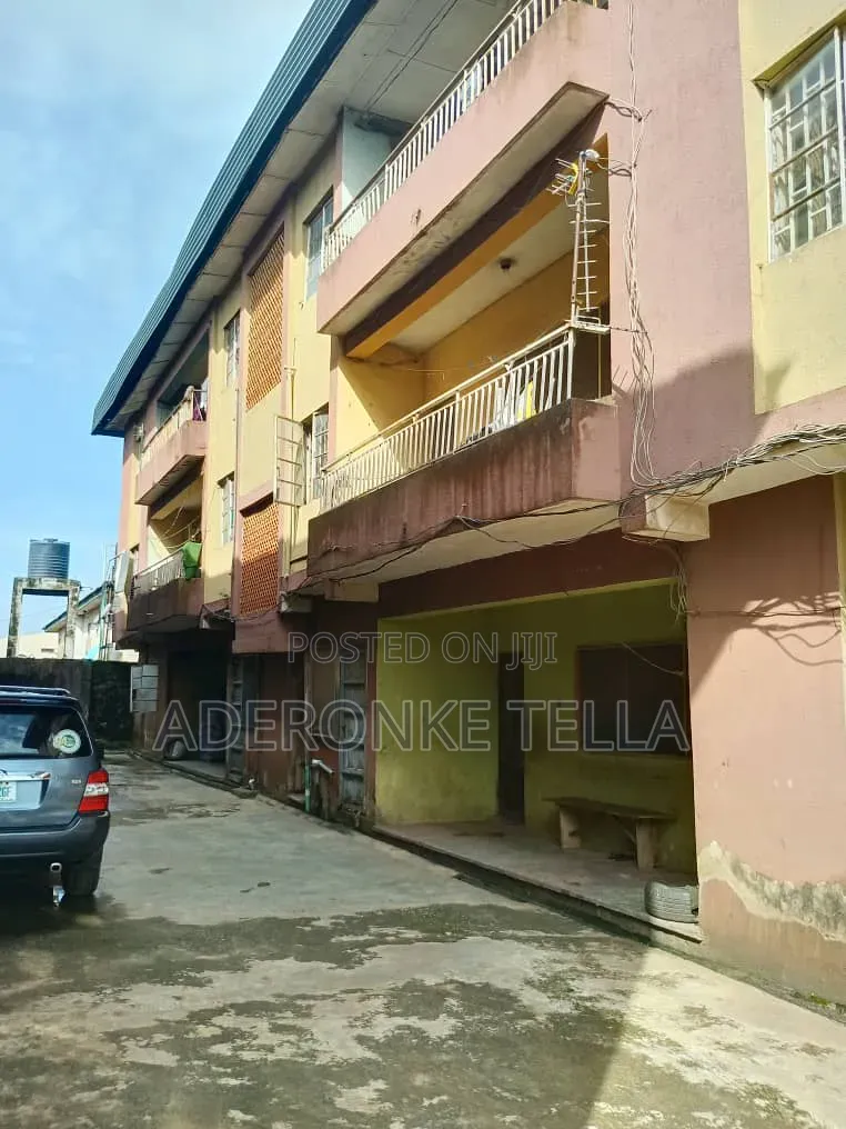 Furnished 18bdrm Block of Flats in Iju-Ishaga for sale in Iju-Ishaga