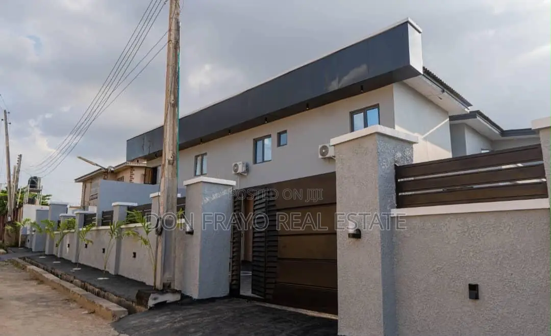 Functional 4 Beds + 2 Units 1 Bed Services Apartment Business for Sale in Agodi