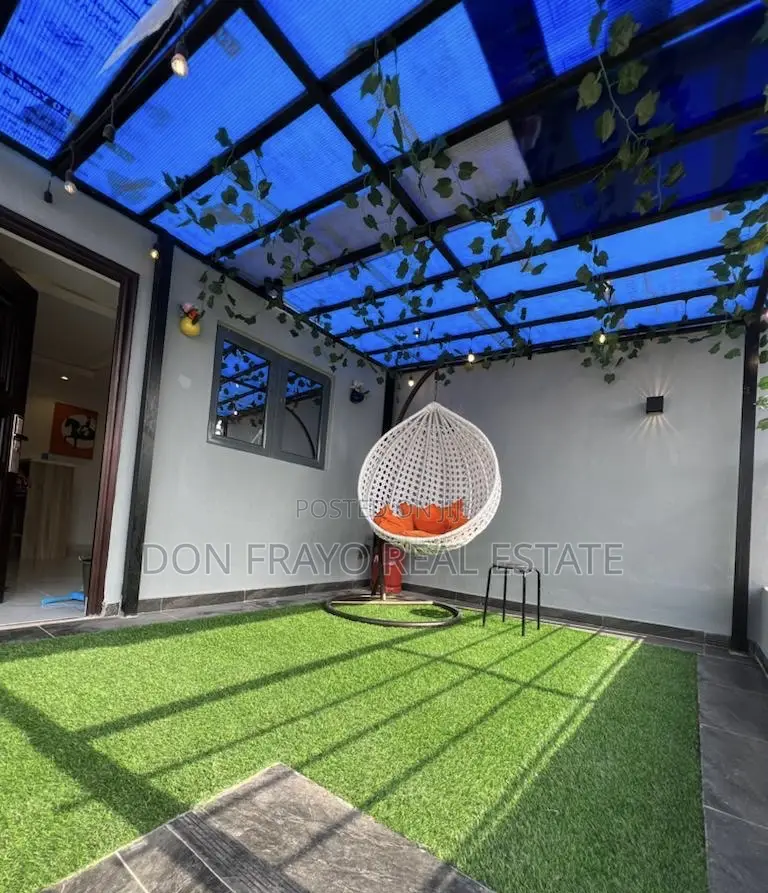 Functional 4 Beds + 2 Units 1 Bed Services Apartment Business for Sale in Agodi