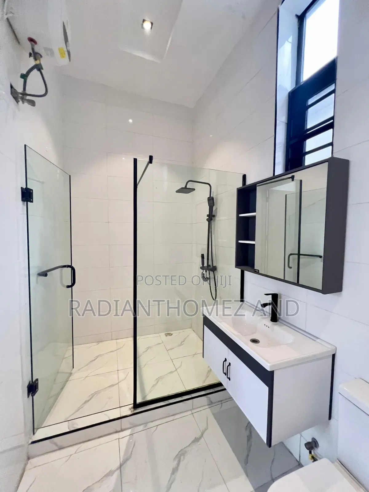 4bdrm Mansion in Lekki for sale in Lekki