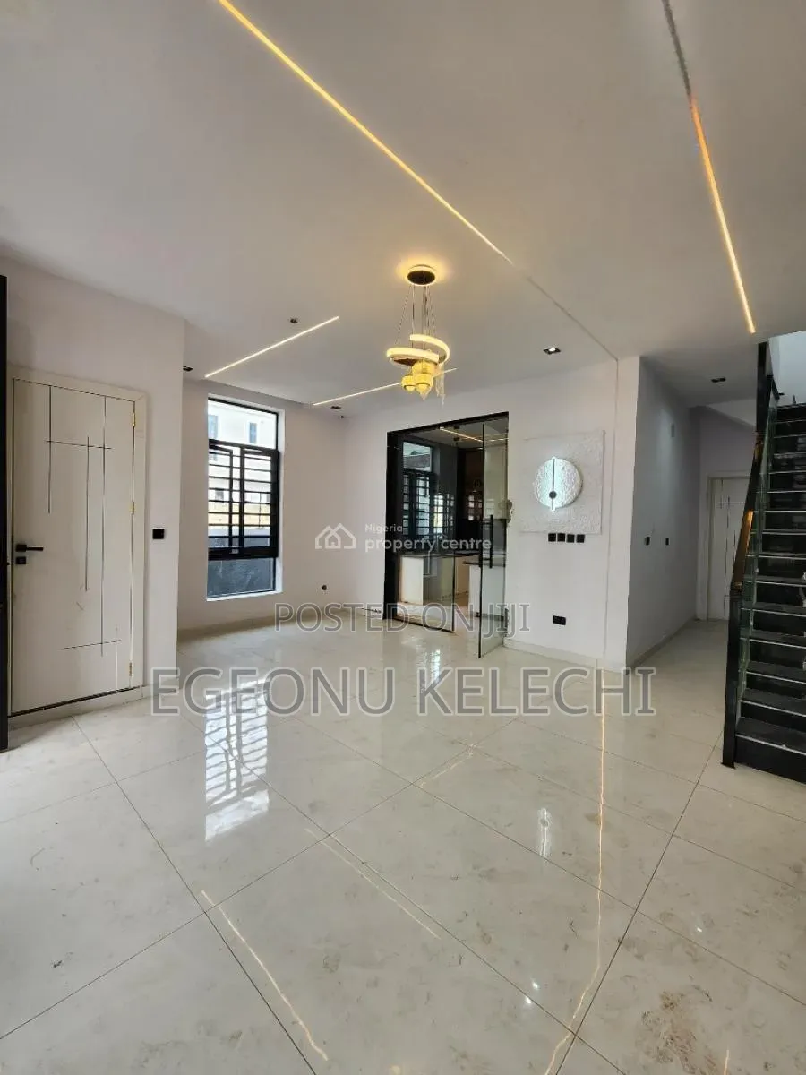 4bdrm Duplex in Ikota for sale in Ikota
