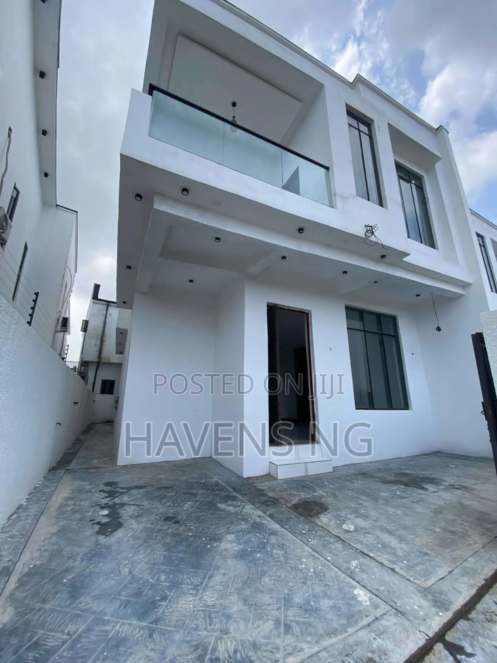 4bdrm Duplex in Lekki Phase 2 for sale in Lekki Phase 2