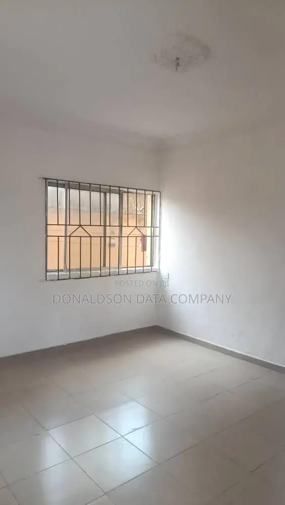 2bdrm Block of Flats in Oluyomi, Iju-Ishaga for sale in Iju-Ishaga