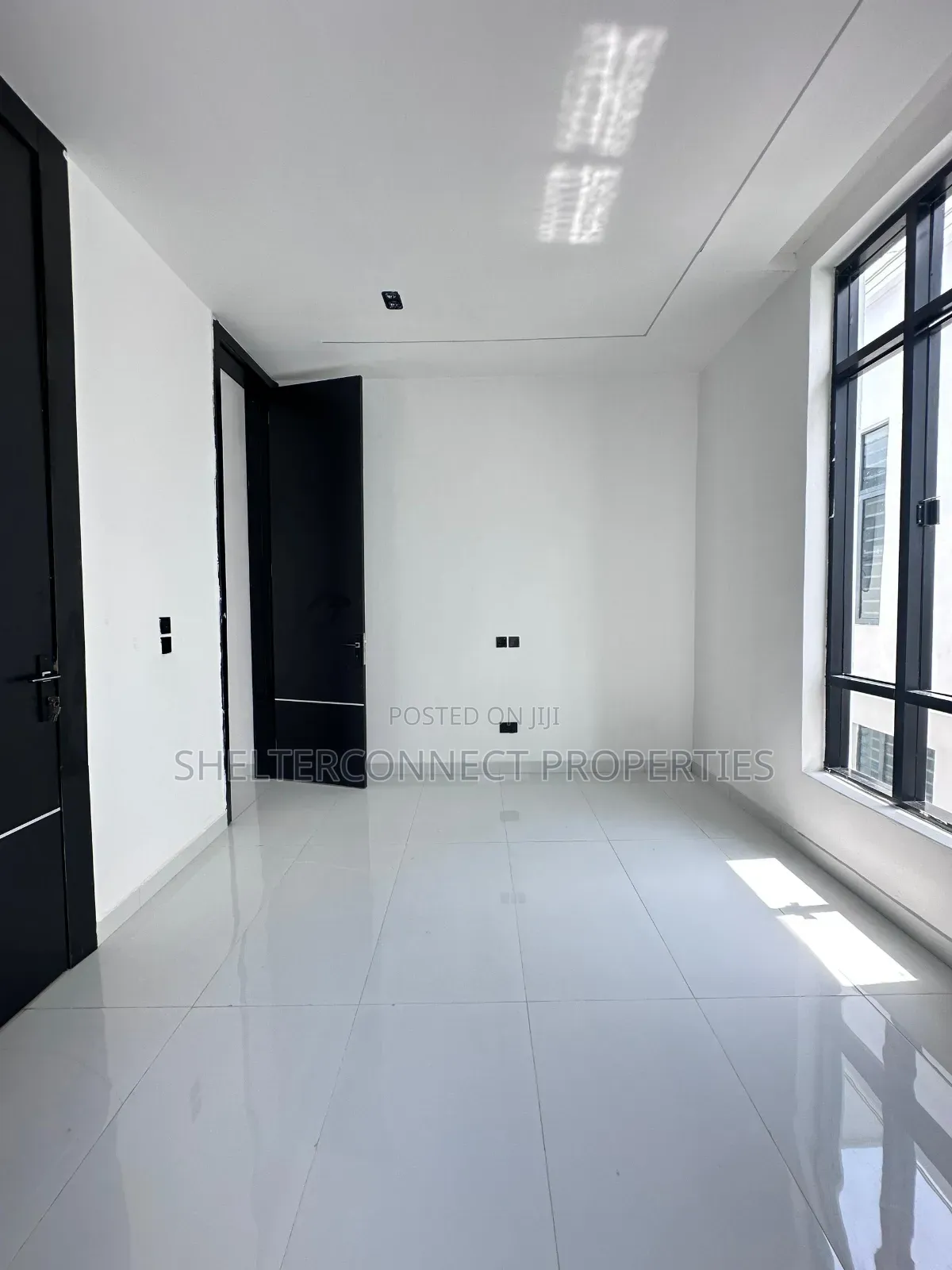 5bdrm Duplex in Chevron for sale in Chevron