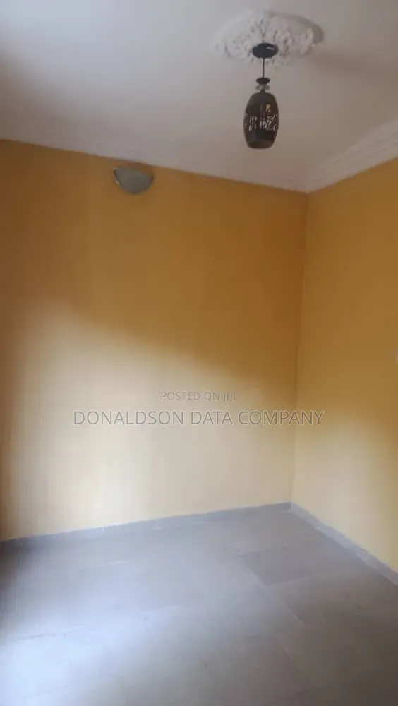 2bdrm Block of Flats in Oluyomi, Iju-Ishaga for sale in Iju-Ishaga