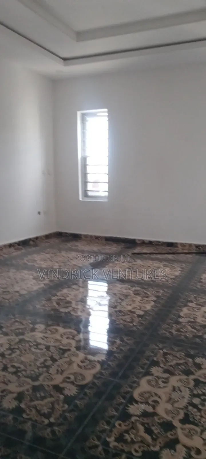 2bdrm Apartment in Apartment At Off for sale in Ilaje / Lekki