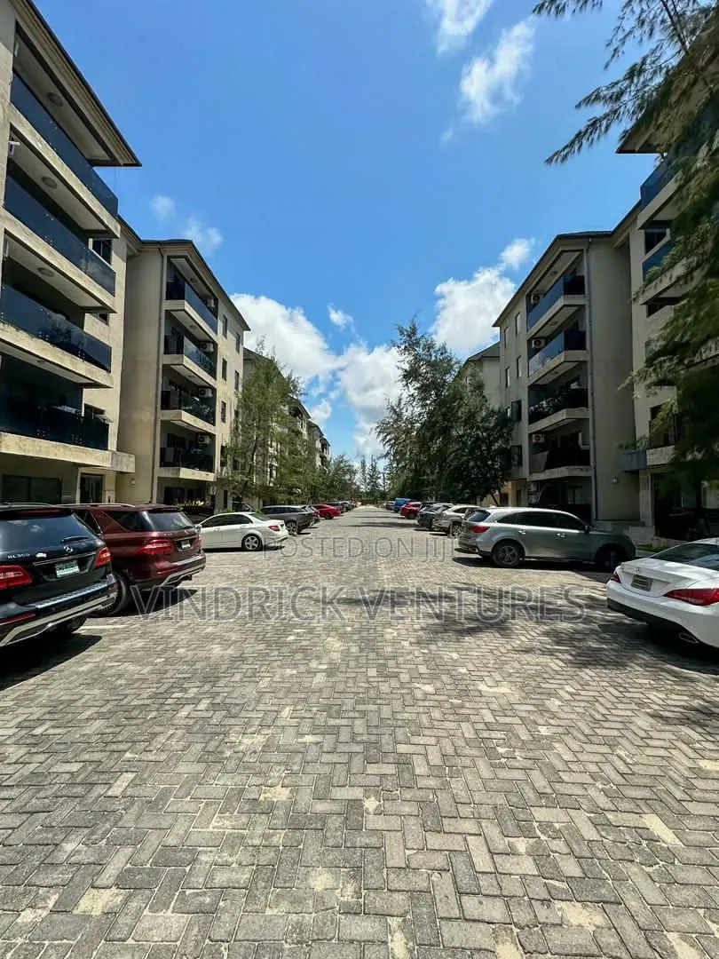 3bdrm Apartment in Megamound Estate for sale in Ikota