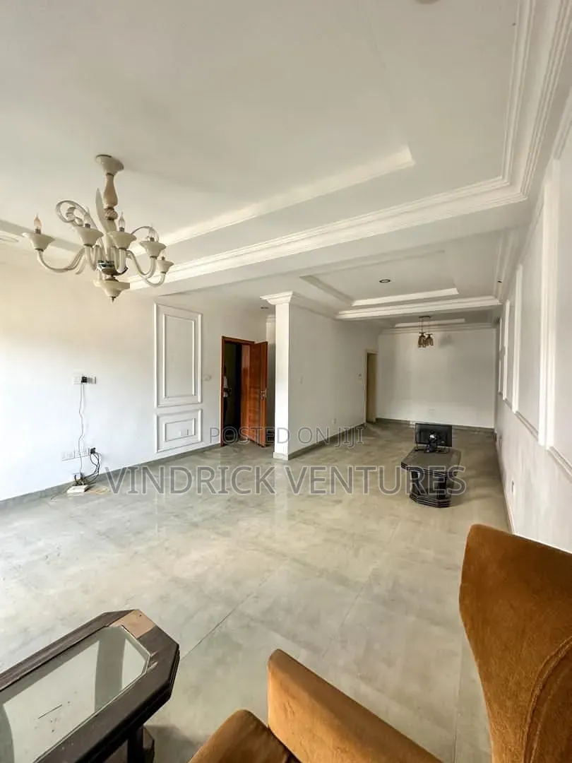 3bdrm Apartment in Megamound Estate for sale in Ikota