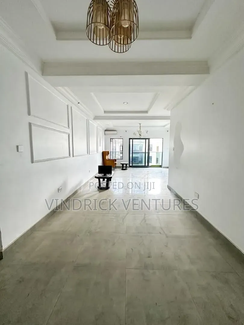 3bdrm Apartment in Megamound Estate for sale in Ikota