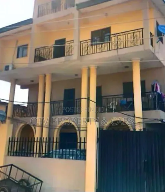 15bdrm Block of Flats in Aguda / Surulere for sale in Aguda / Surulere