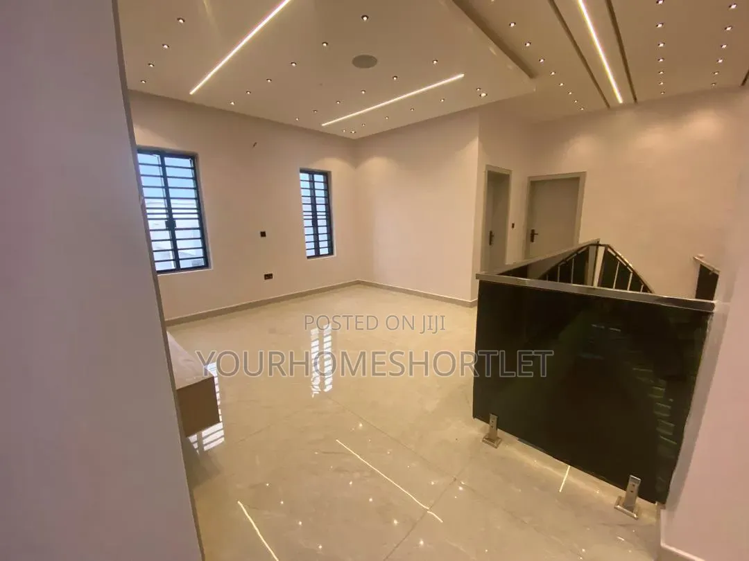 New Luxury 4 Bedroom Fully Detached With Swimming Pool (Self Compound) in Agodi