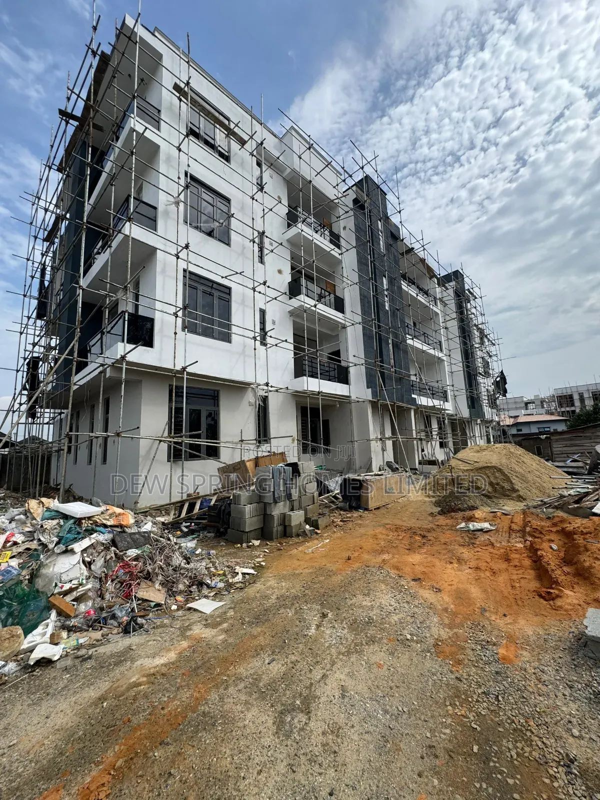 3bdrm Apartment in Gra for sale in Ikeja GRA