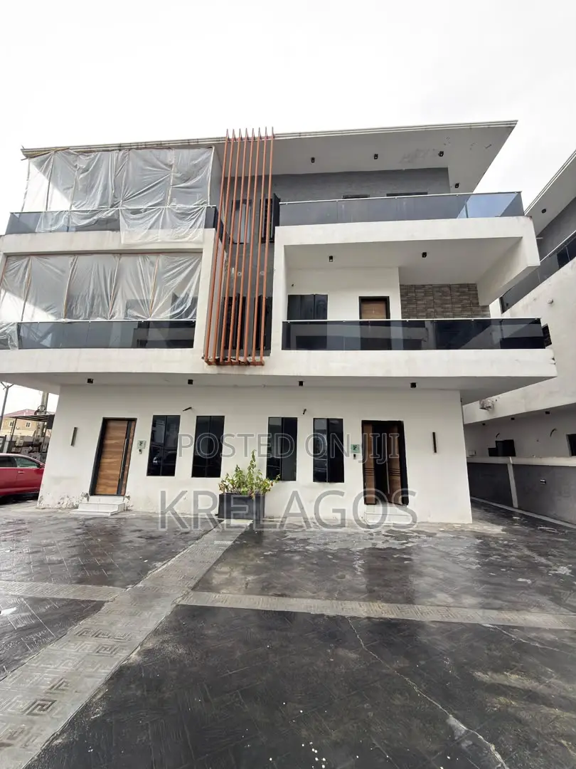 5bdrm Duplex in Ikate for sale in Ikate