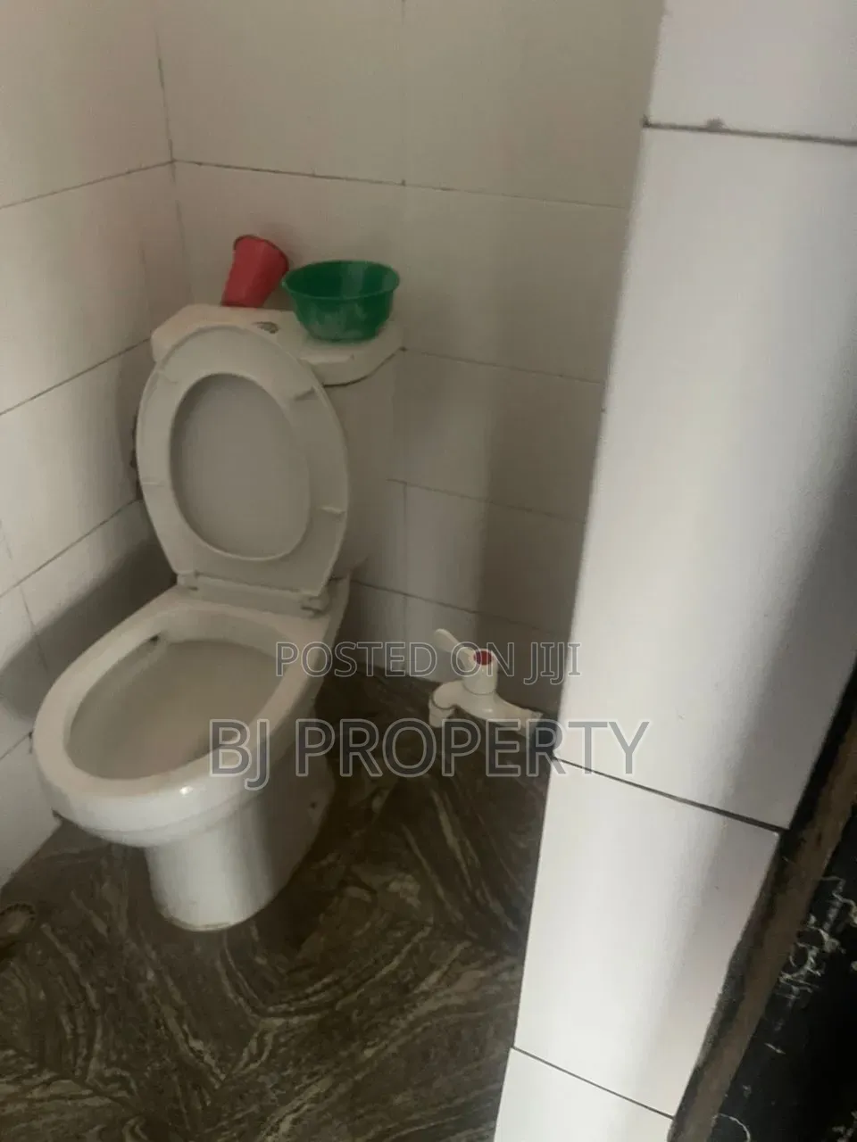 30.5 SQM Shop Close to Major Road to Let in Kubwa