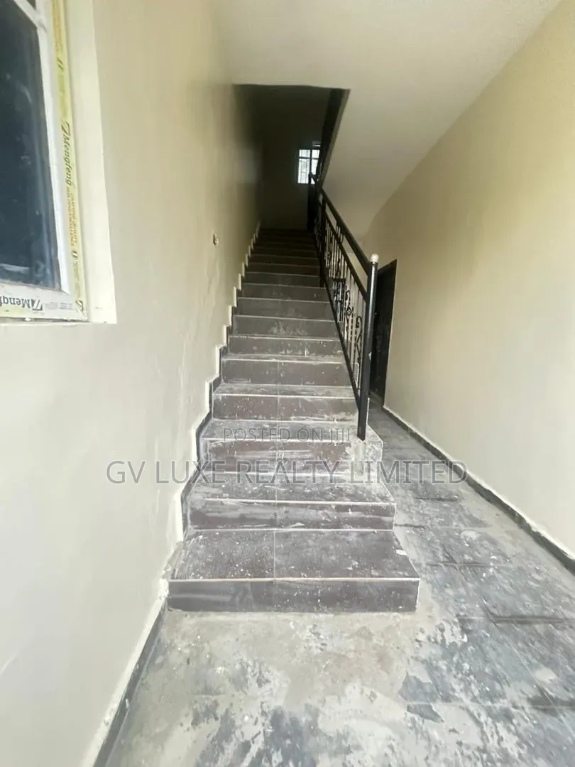 Mini Flat in Lekki Scheme for rent in Off Lekki-Epe Expressway
