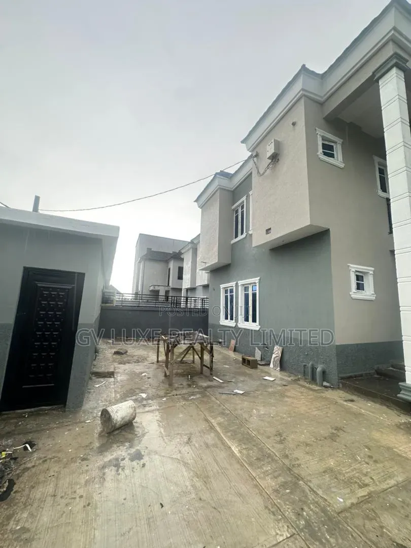 Mini Flat in Lekki Scheme for rent in Off Lekki-Epe Expressway