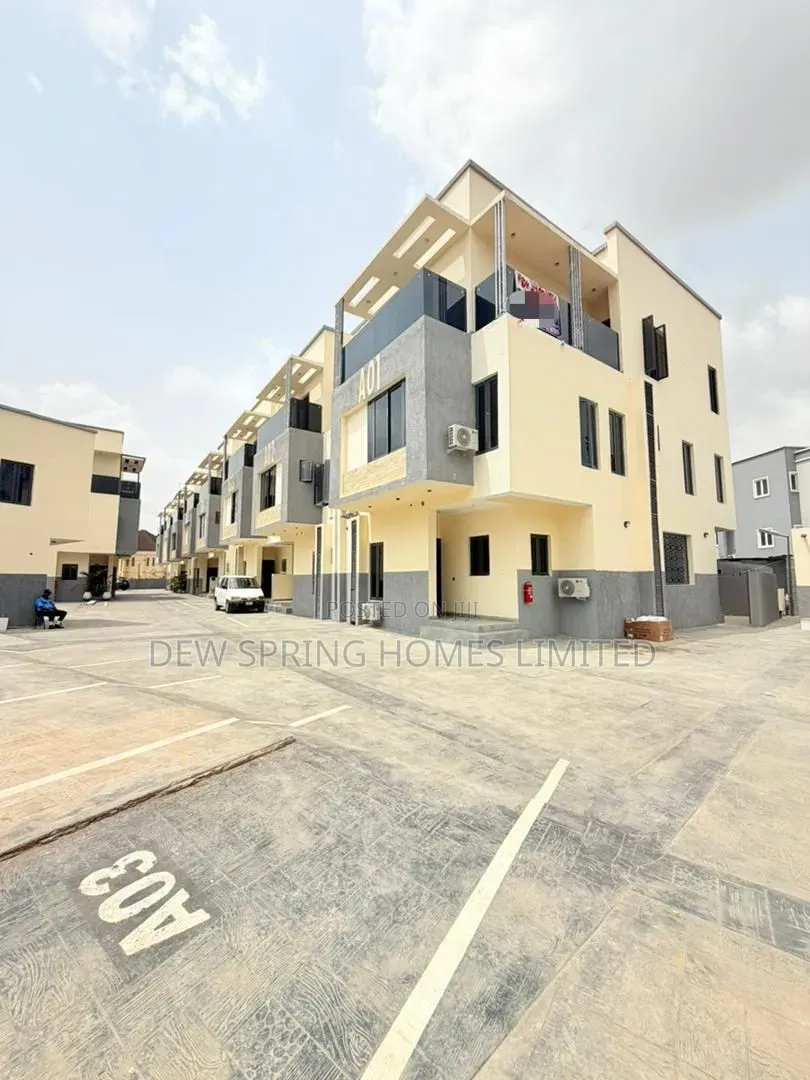4bdrm Duplex in Gra for sale in Ikeja GRA