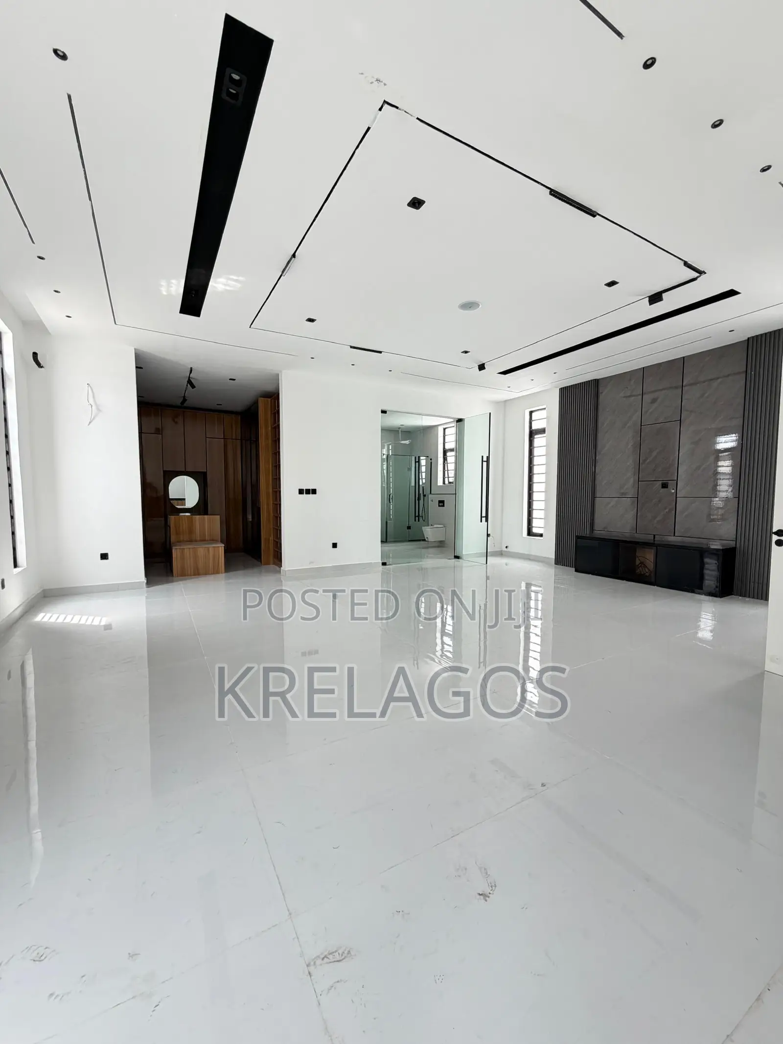 5bdrm Duplex in Ikate for sale in Ikate