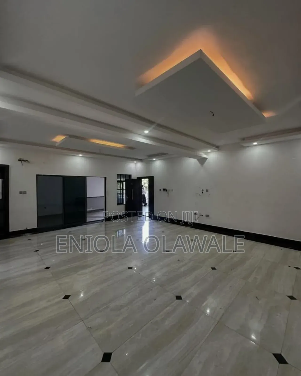 3bdrm Apartment in Phase1 for rent in Lekki Phase 1