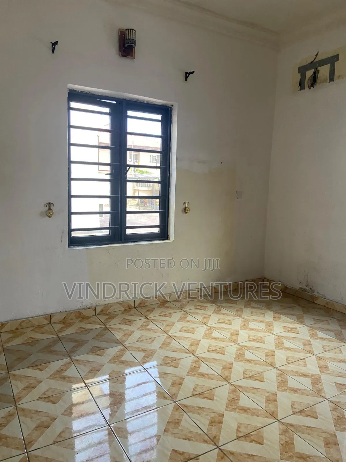 2bdrm Apartment in Mobil Road, Ilaje / Lekki for rent in Ilaje / Lekki