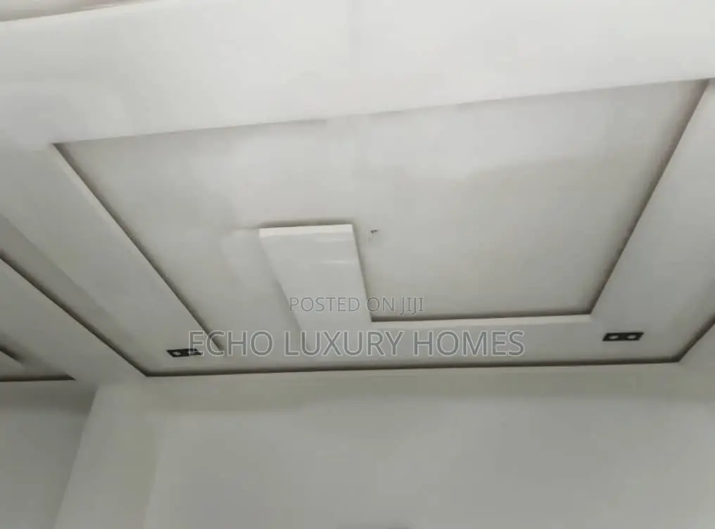 Furnished 2bdrm Apartment in Ikate for sale in Ikate
