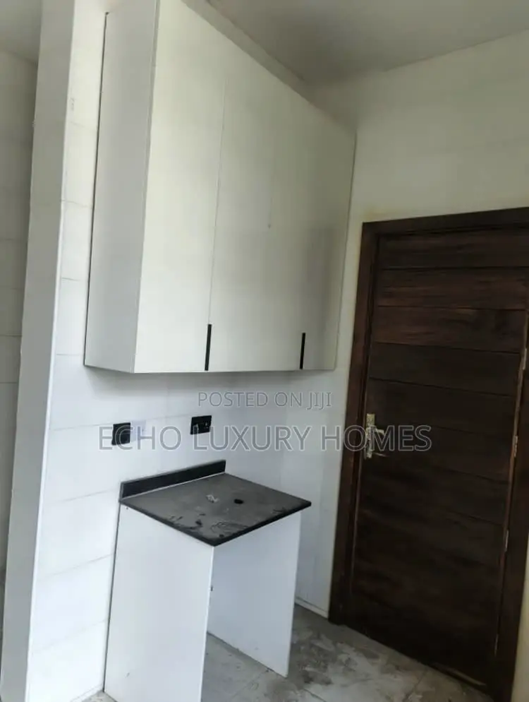 Furnished 2bdrm Apartment in Ikate for sale in Ikate