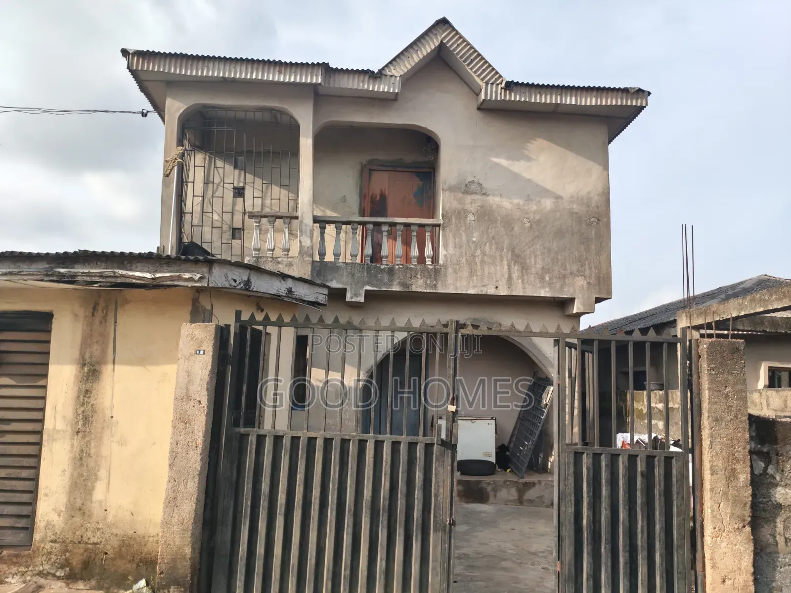 6bdrm Block of Flats in Afolabi, Igando / Ikotun/Igando for sale in Igando / Ikotun/Igando