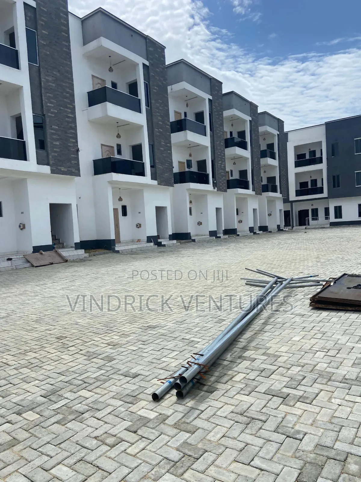 2bdrm Block of Flats in Mobil Road Ilaje for sale in Ilaje / Lekki