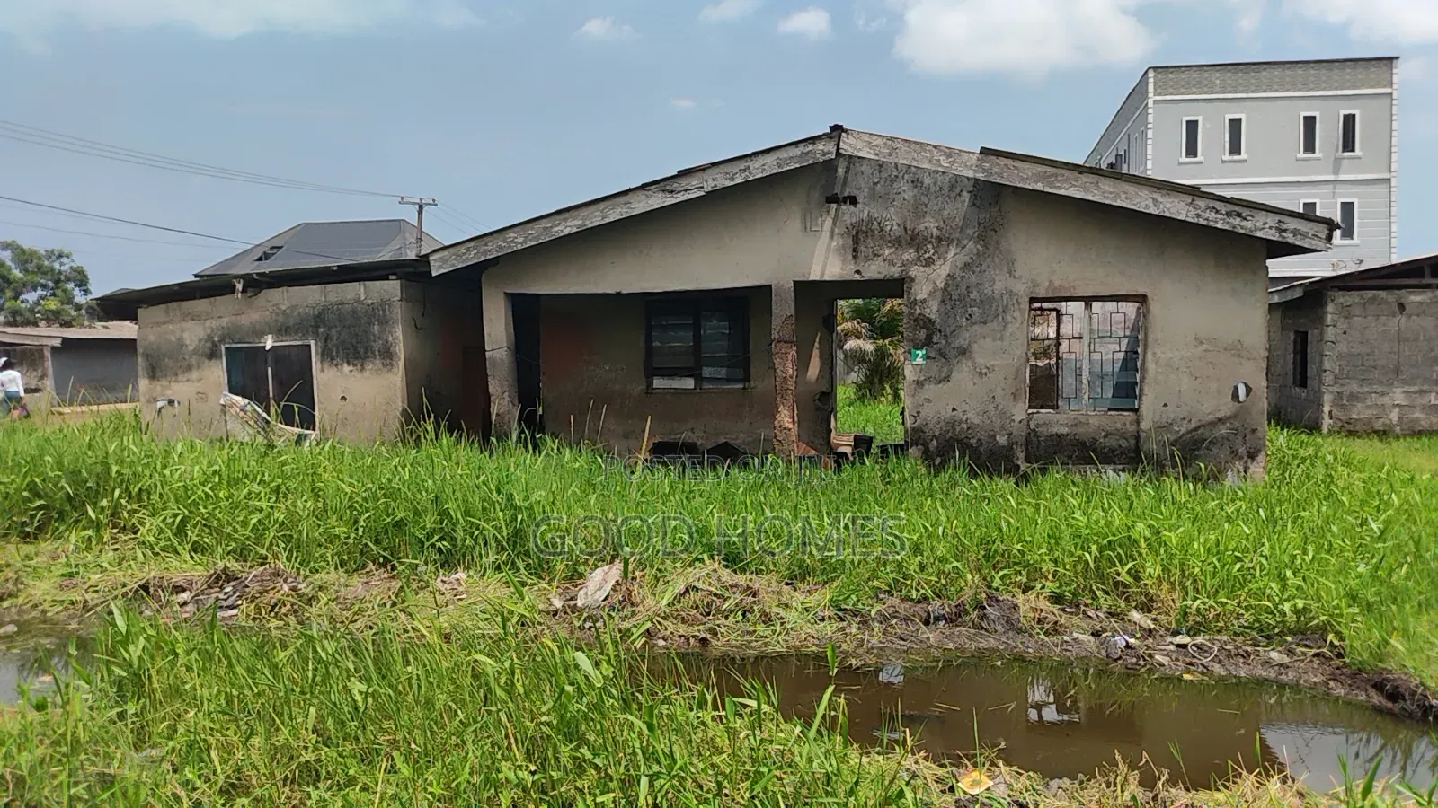 6bdrm Room & Parlour in Budebu, Ijegun for sale in Ijegun