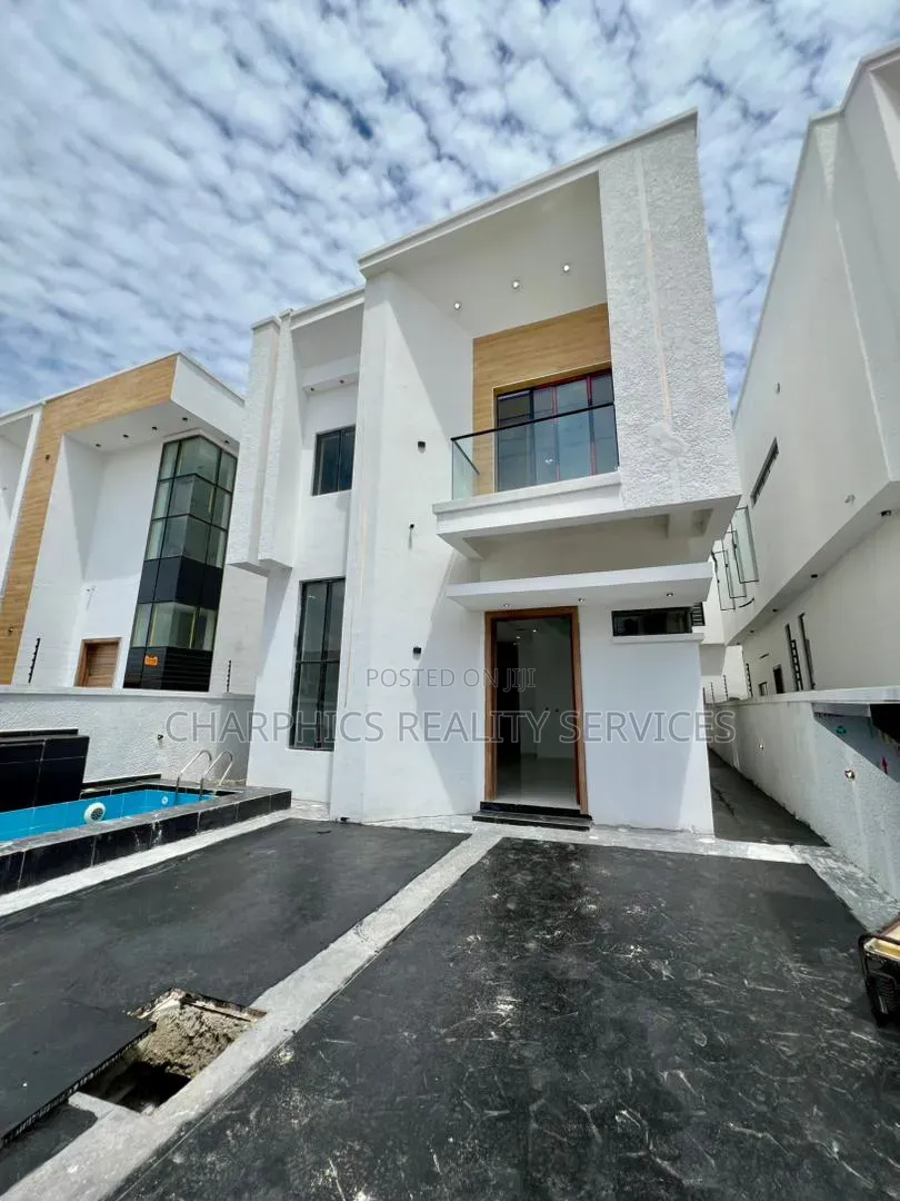 5bdrm Duplex in Chevron for sale in Chevron