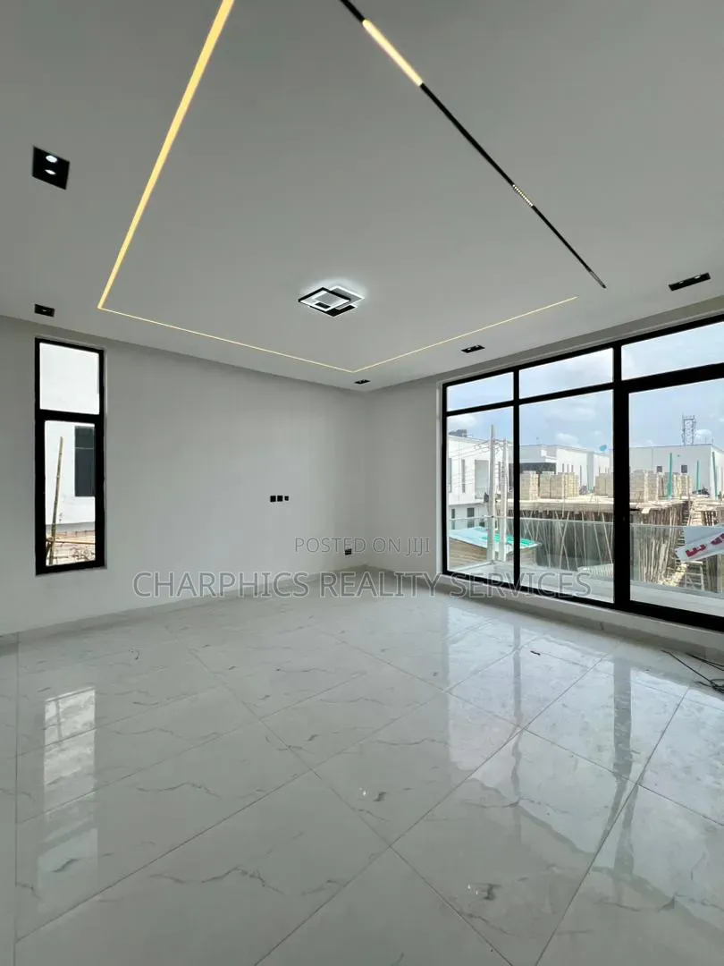 4bdrm Duplex in Chevron for sale in Chevron