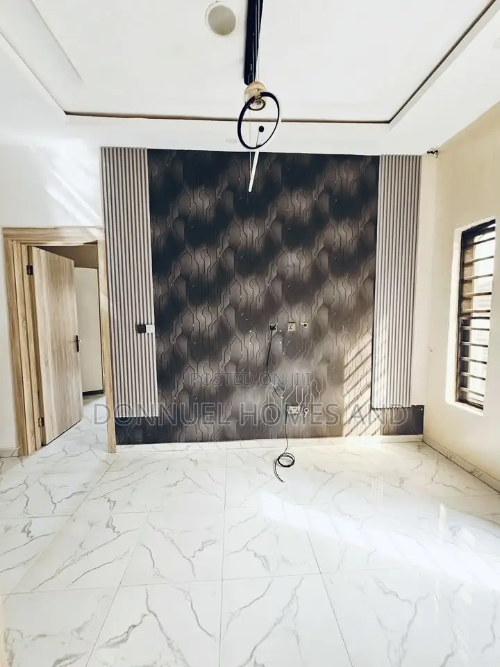 4bdrm Duplex in Ikota for rent in Ikota