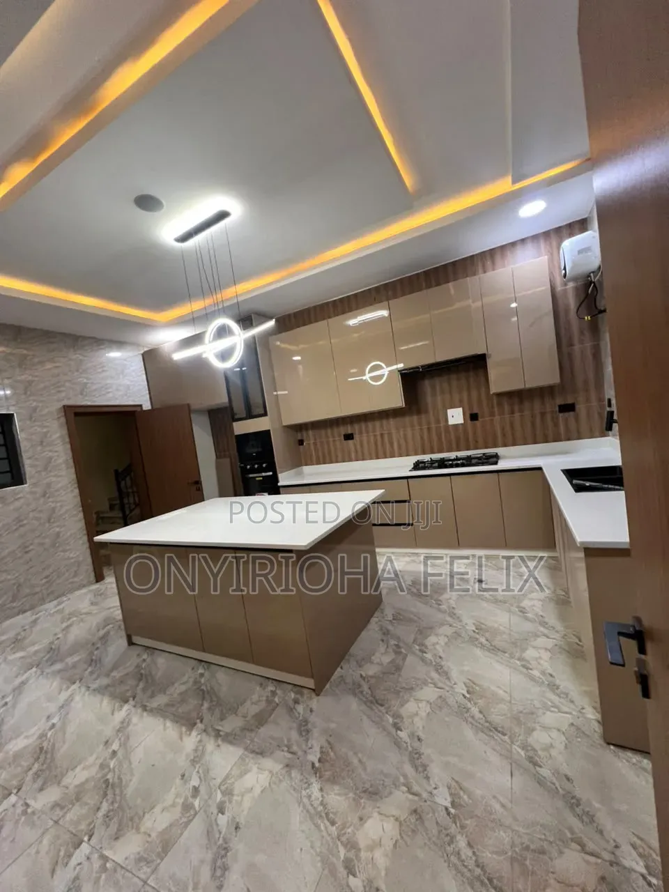 5bdrm Duplex in Karsana for sale in Karsana