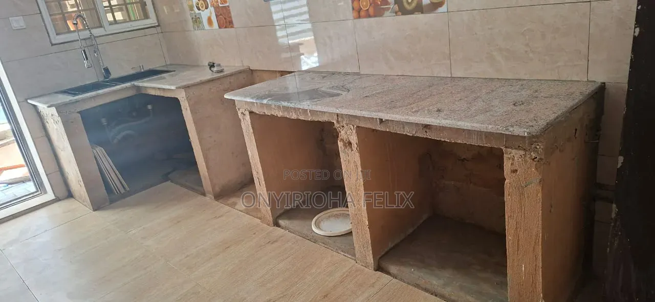3bdrm Townhouse / Terrace in Paradise Estate Ii, Life Camp For Rent in Life Camp