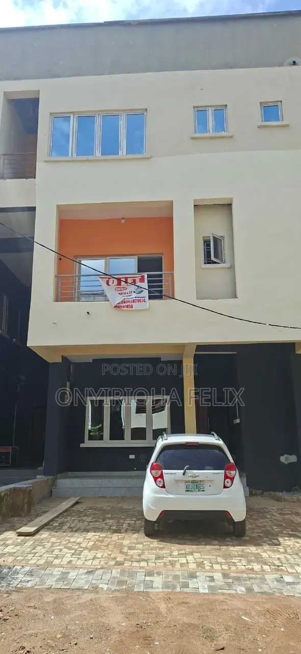 3bdrm Townhouse / Terrace in Paradise Estate Ii, Life Camp For Rent in Life Camp