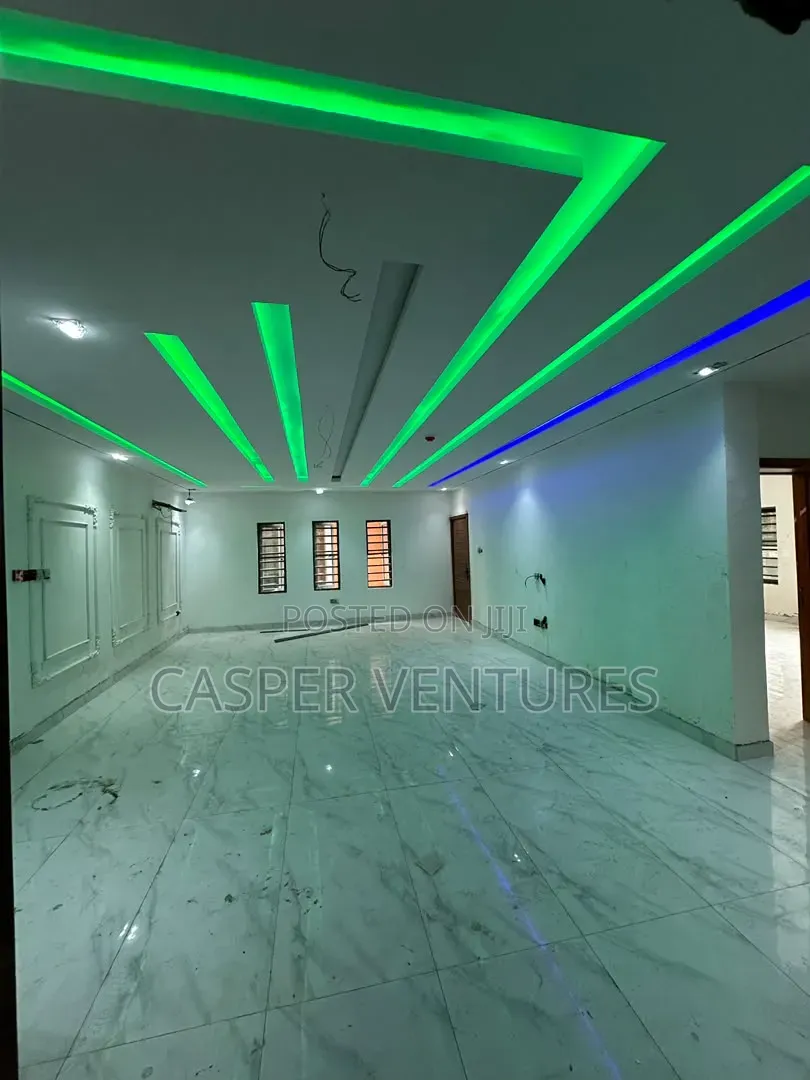 3bdrm Block of Flats in Admiralty, Lekki Phase 1 for sale in Lekki Phase 1