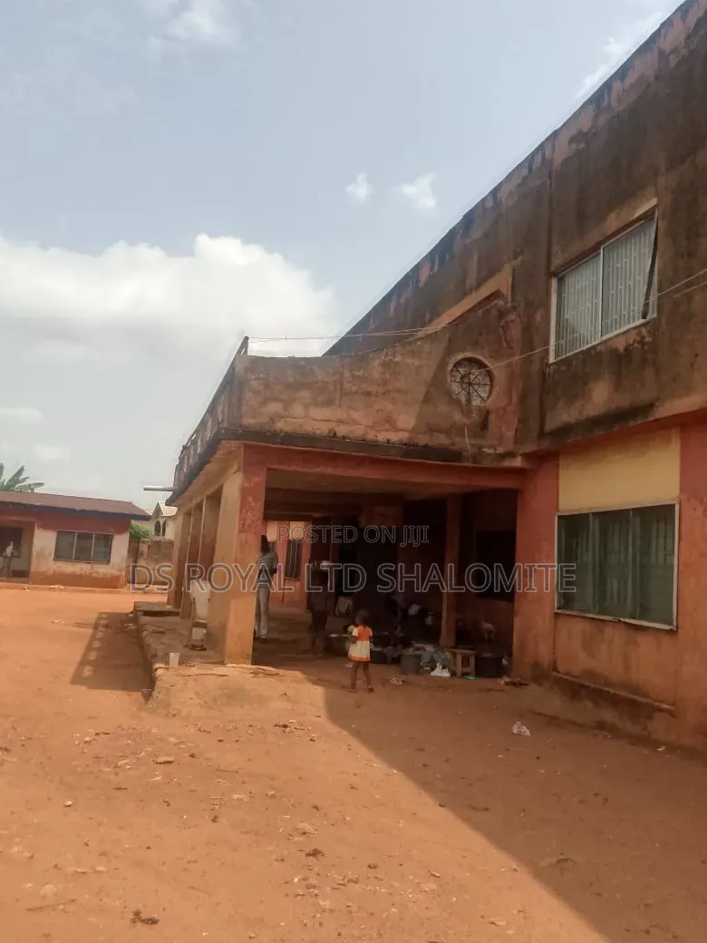 3bdrm Block of Flats in Benin City for sale in Benin City