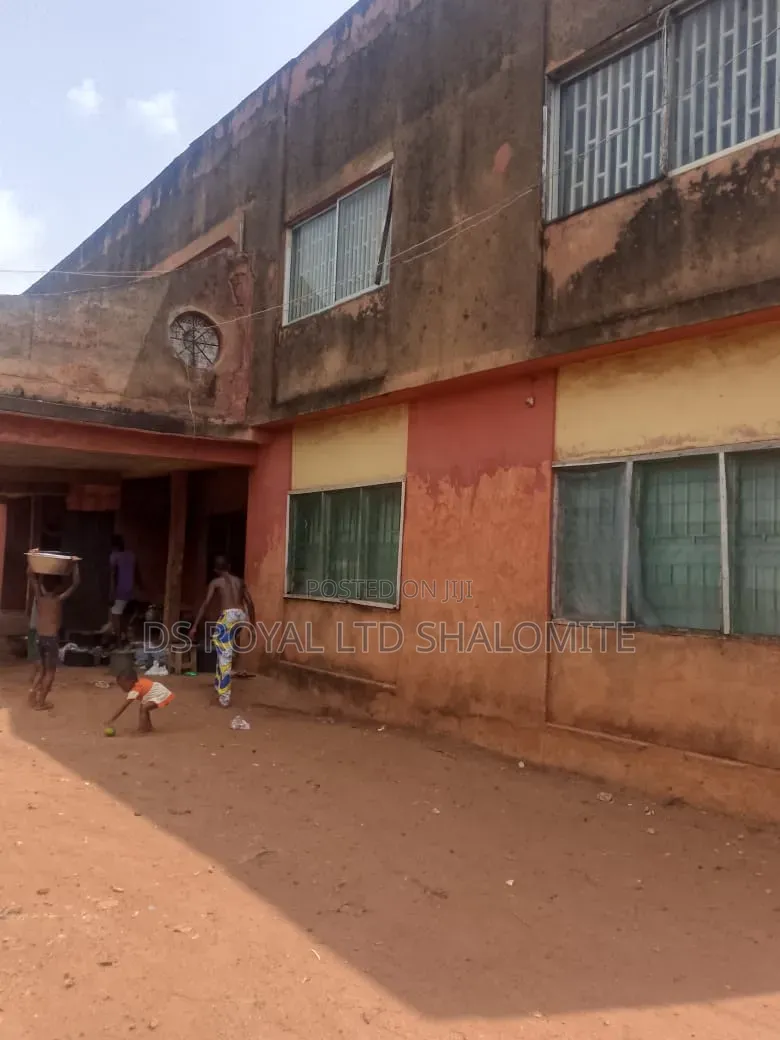 3bdrm Block of Flats in Benin City for sale in Benin City