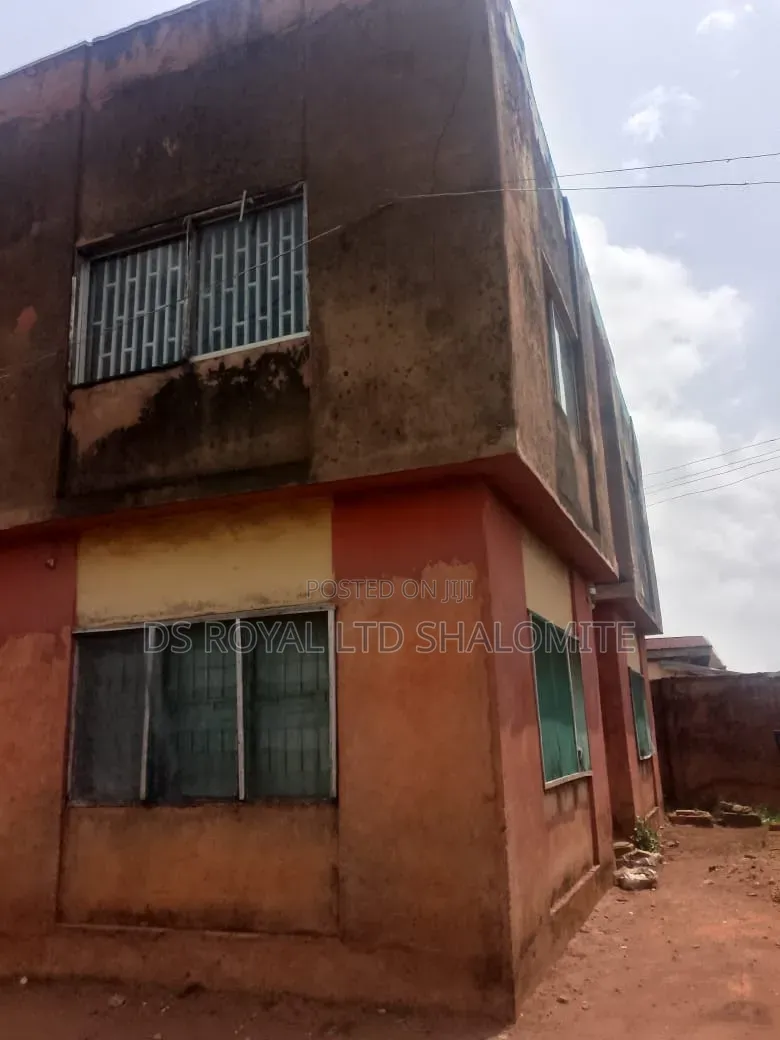 3bdrm Block of Flats in Benin City for sale in Benin City