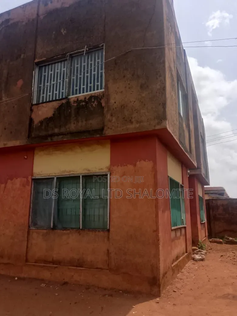 3bdrm Block of Flats in Benin City for sale in Benin City